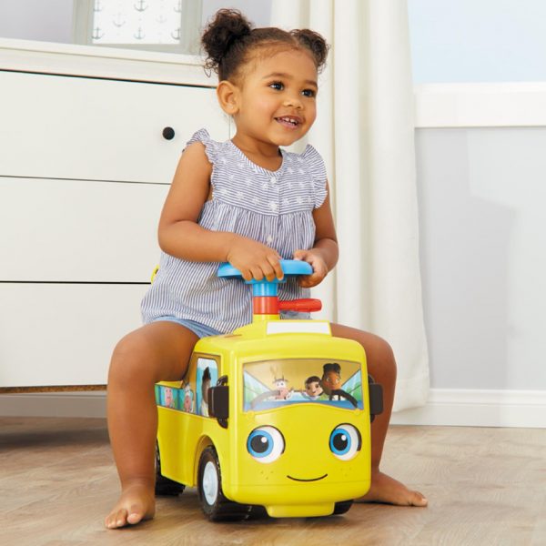 Little Baby Bum™ Wheels on the Bus Scoot Girl Playing